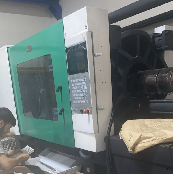 JETMASTER 380 TON FULL REVİZYONLU Plastik Enjeksiyon Makinesi